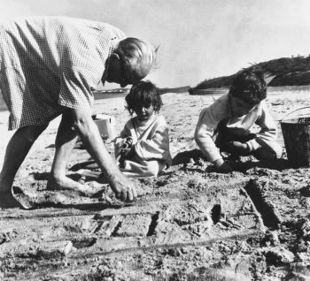 Anther Kiley’s mother with Le Corbusier on the beach, in the 1950s
